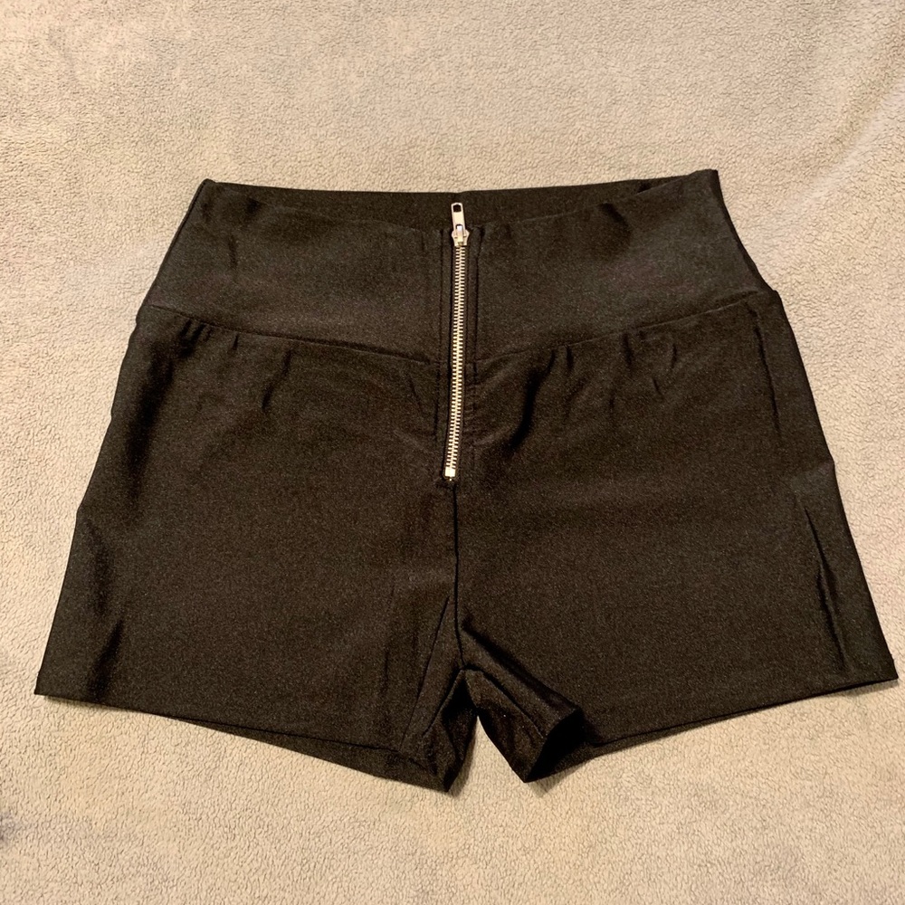 Zipper high waisted shorts